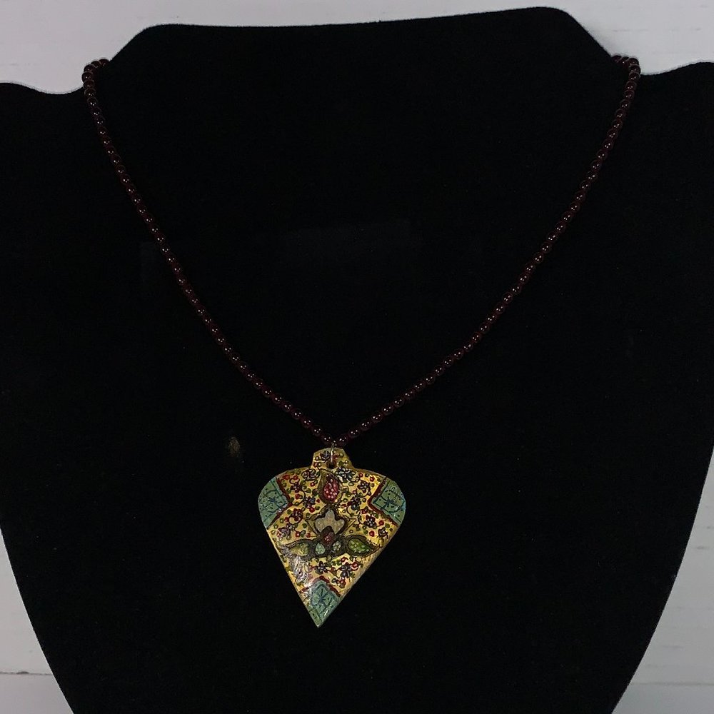 17 1/2" Handmade Raspberry Garnet and Shell Necklace
